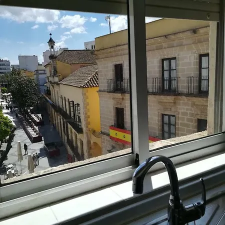 Luminoso Y Acogedor Atico En Plaza La Yerba, Jerez